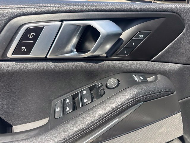 Used 2022 BMW X5 xDrive45e w/ Climate Comfort Package AWD/4WD image 15