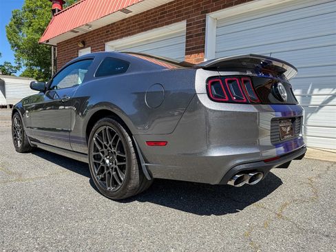 Used 2014 Ford Mustang Shelby GT500 w/ Equipment Group 821A RWD image 21