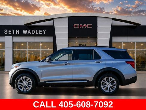 Used 2021 Ford Explorer XLT w/ Equipment Group 202A AWD/4WD image 4