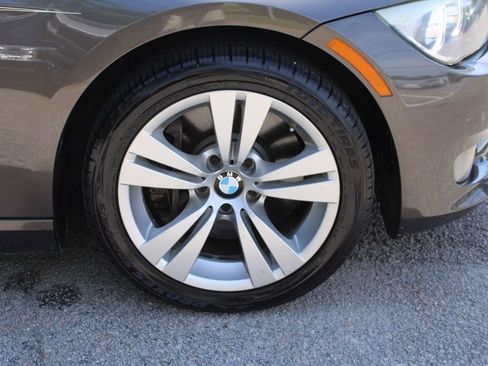 Used 2011 BMW 335i Convertible RWD image 31