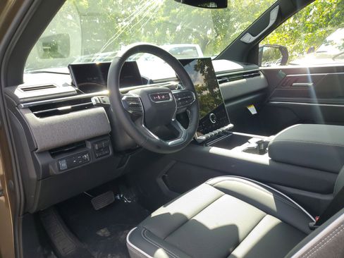 New 2026 GMC Sierra EV Elevation image 12