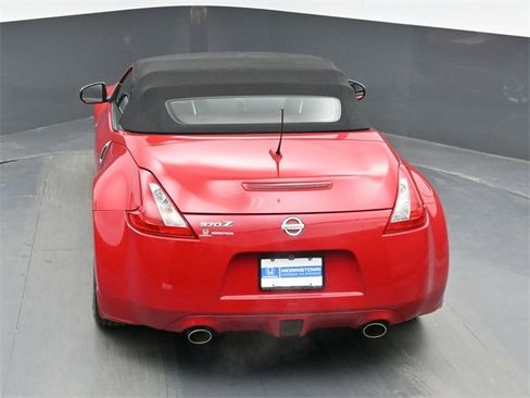 Used 2010 Nissan 370Z Touring image 38