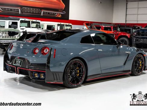 Used 2024 Nissan GT-R NISMO w/ NISMO Appearance Package image 8