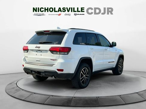 Used 2018 Jeep Grand Cherokee Trailhawk w/ Trailhawk Luxury Group AWD/4WD image 5