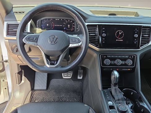 Used 2023 Volkswagen Atlas Cross Sport SEL R-Line AWD/4WD image 12