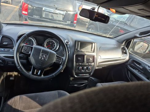 Used 2014 Dodge Grand Caravan SE image 8