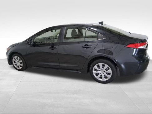 Used 2022 Toyota Corolla LE FWD image 8