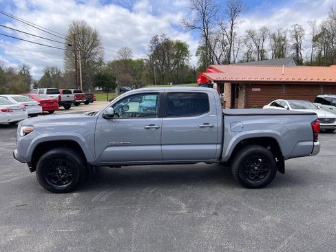 Used 2021 Toyota Tacoma SR5 image 8