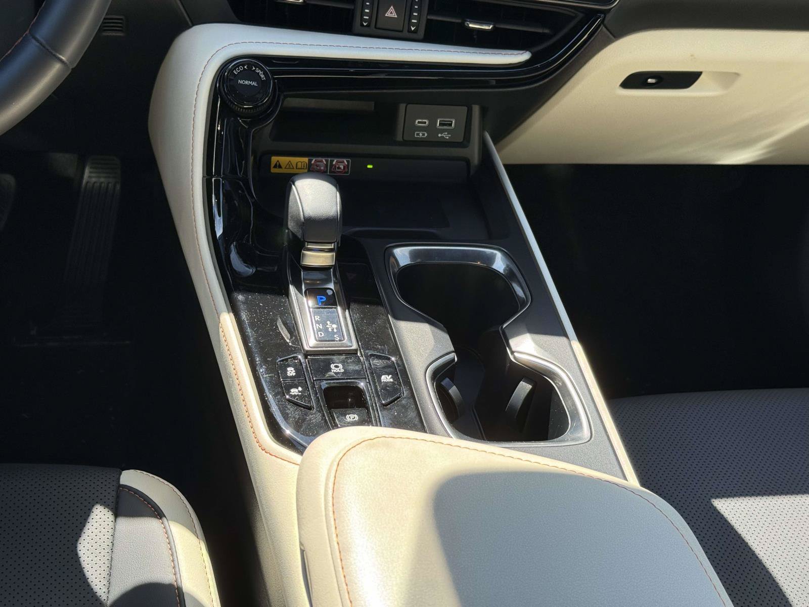 Used 2024 Lexus NX 350h AWD image 12
