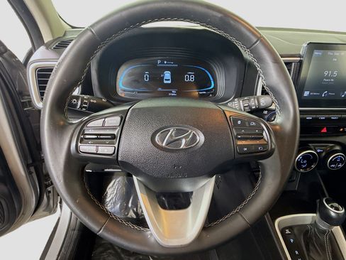 Used 2024 Hyundai Venue SEL image 10