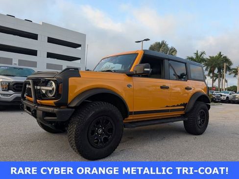 Used 2022 Ford Bronco Wildtrak image 2