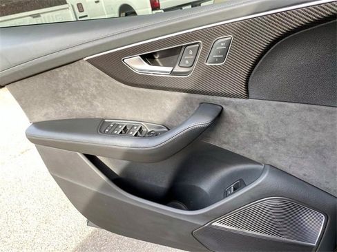 Used 2021 Audi RS Q8 w/ Carbon Optic Package image 19
