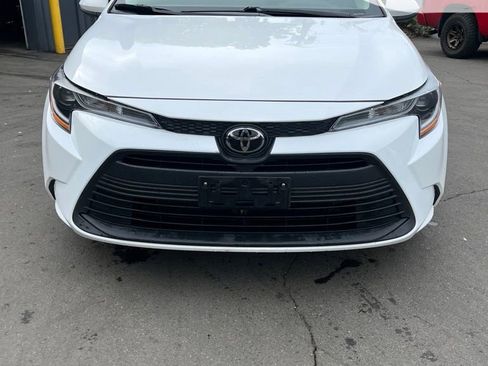 Used 2024 Toyota Corolla LE FWD image 2