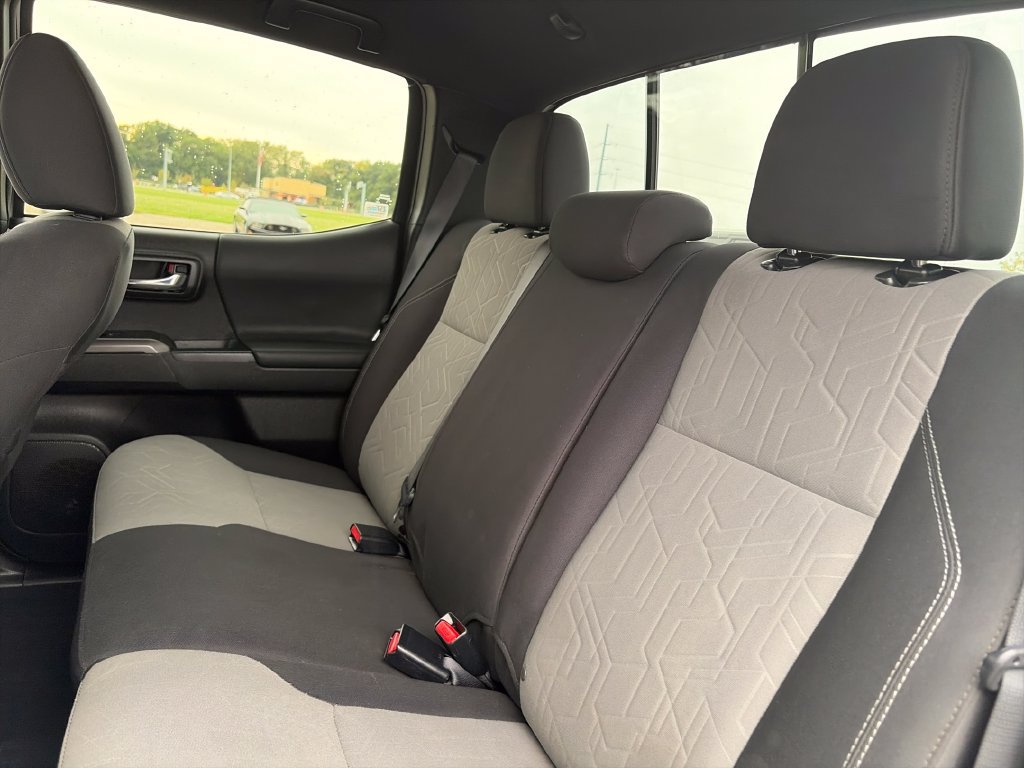 Used 2021 Toyota Tacoma TRD Off-Road AWD/4WD image 28