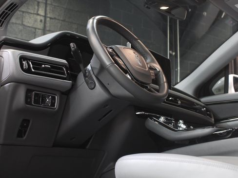 Used 2023 Lincoln Nautilus Reserve FWD image 33