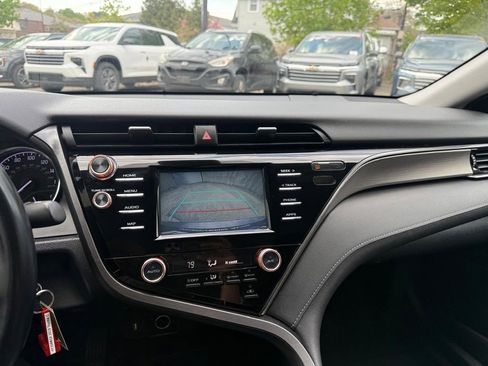 Used 2019 Toyota Camry SE w/ 4 Season Floor Mat Package FWD image 28