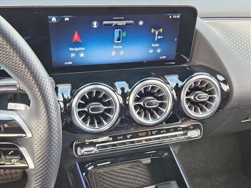 Used 2025 Mercedes-Benz GLA 250 image 15