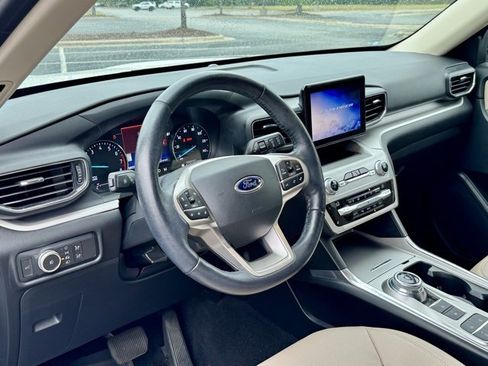 Used 2020 Ford Explorer XLT w/ Equipment Group 202A image 19
