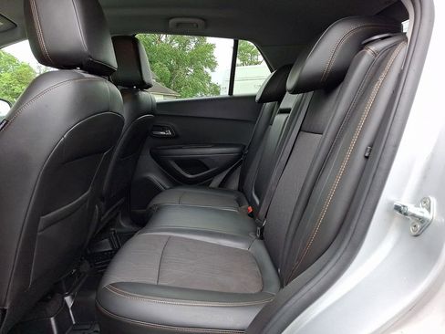Used 2019 Chevrolet Trax LT w/ LT Convenience Package AWD/4WD image 10
