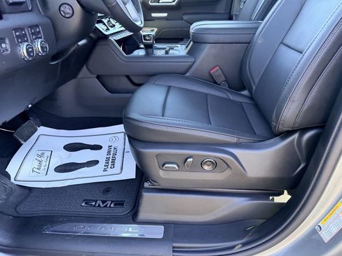 New 2026 GMC Sierra 1500 Denali w/ Denali Reserve Package image 16