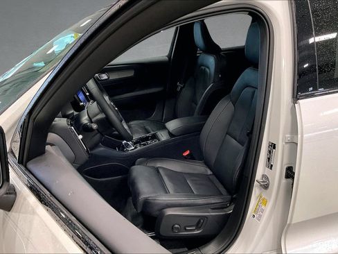 Used 2023 Volvo XC40 B5 Ultimate w/ Protection Package Premier AWD/4WD image 22