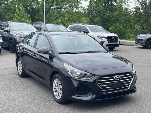 Used 2022 Hyundai Accent SE w/ Cargo Package FWD image 7