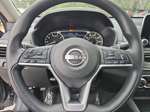 Used 2024 Nissan Altima 2.5 SV image 21