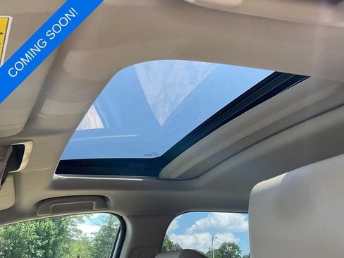 Used 2017 Honda CR-V Touring image 4