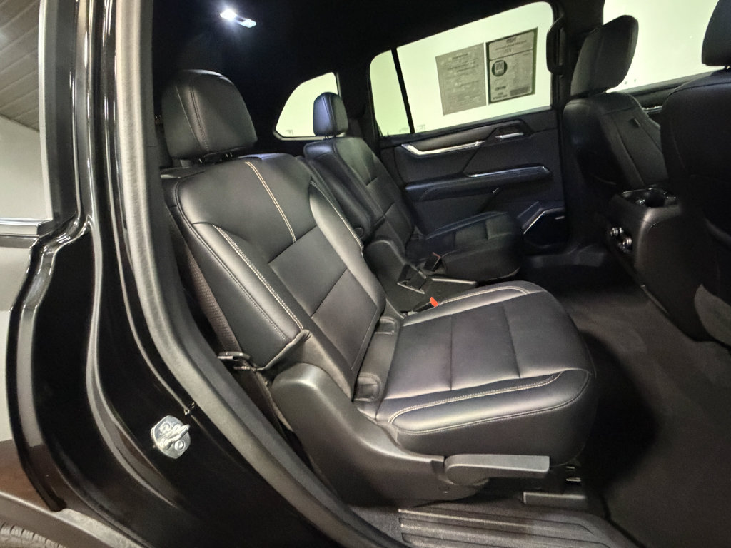 Used 2024 GMC Acadia Elevation AWD/4WD image 14