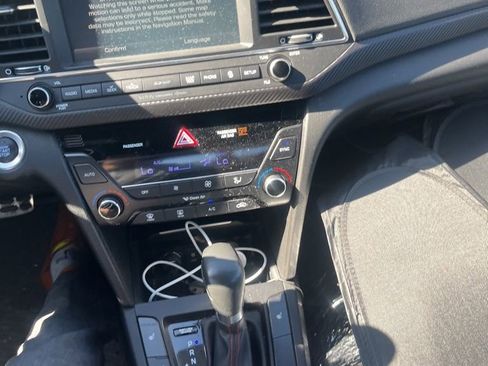 Used 2018 Hyundai Elantra Sport w/ Sport Premium Package 03 FWD image 10