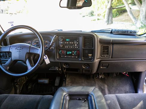 Used 2003 Chevrolet Silverado 2500 LS image 21