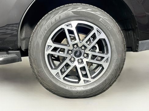Used 2025 Ford Expedition Active AWD/4WD image 11