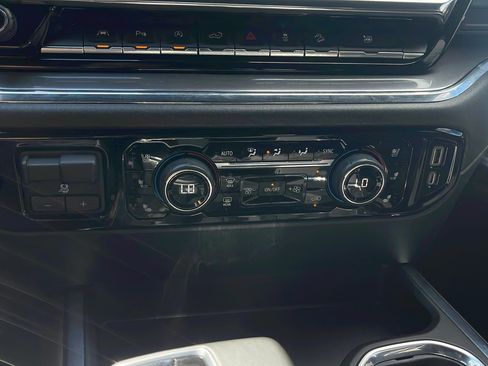 Used 2023 Chevrolet Silverado 1500 High Country w/ Technology Package AWD/4WD image 18