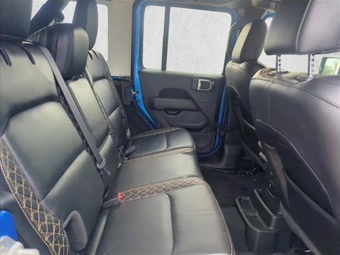 Used 2022 Jeep Wrangler Unlimited Sahara AWD/4WD image 18