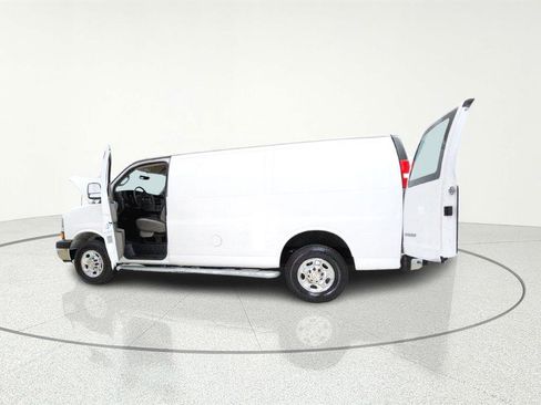 Used 2024 Chevrolet Express 2500 w/ Driver Convenience Package RWD image 15