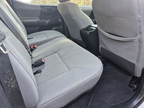 Used 2018 Toyota Tacoma SR w/ SR Convenience Package RWD image 17