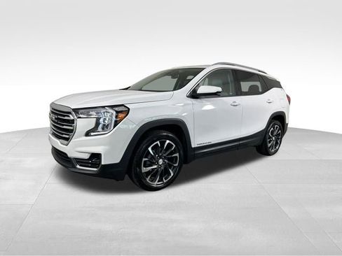 Used 2023 GMC Terrain SLT AWD/4WD image 2
