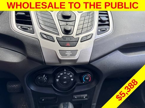 Used 2013 Ford Fiesta SE FWD image 9