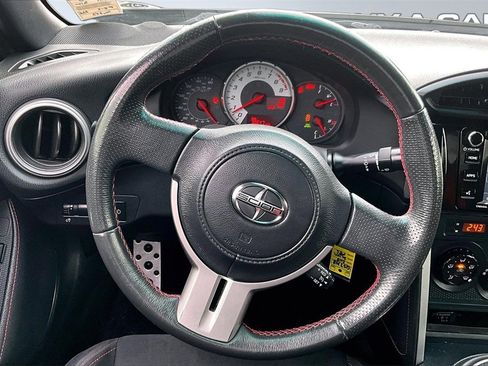 Used 2015 Scion FR-S image 5