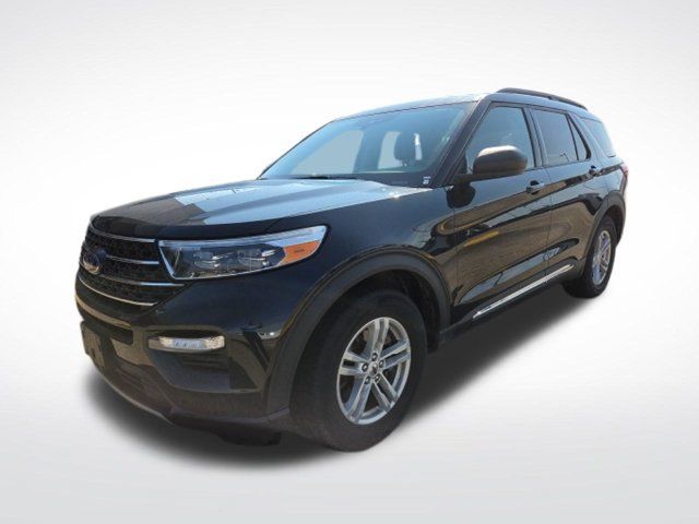 Used 2024 Ford Explorer XLT w/ Equipment Group 202A RWD image 4