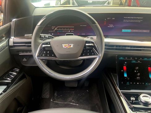 New 2026 Cadillac Escalade 4WD w/ LPO, Floor Liner Package image 23