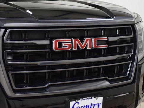 Used 2024 GMC Yukon AT4 AWD/4WD image 11