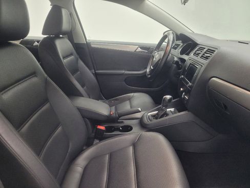Used 2017 Volkswagen Jetta SE FWD image 21