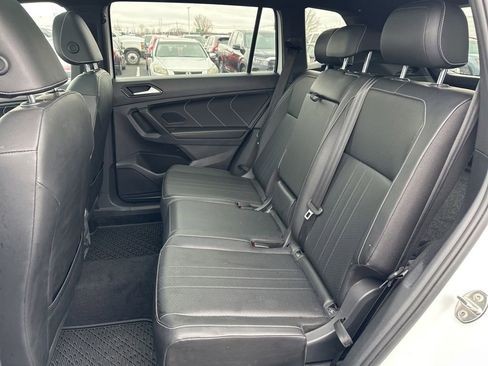 Used 2022 Volkswagen Tiguan SE R-Line image 16