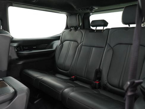 Used 2023 Jeep Grand Wagoneer Series II AWD/4WD image 15