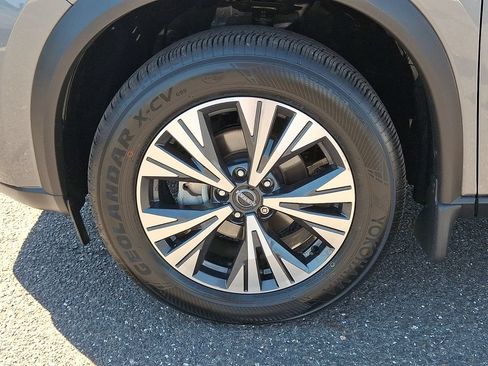 Used 2023 Nissan Rogue SV AWD/4WD image 12