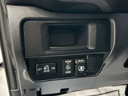 Used 2017 Toyota Tacoma TRD Off-Road w/ Tow Package (A/T) image 24