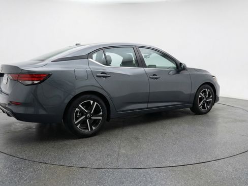 Used 2025 Nissan Sentra SV image 9