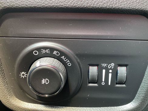 Used 2022 Jeep Grand Cherokee L Limited AWD/4WD image 41