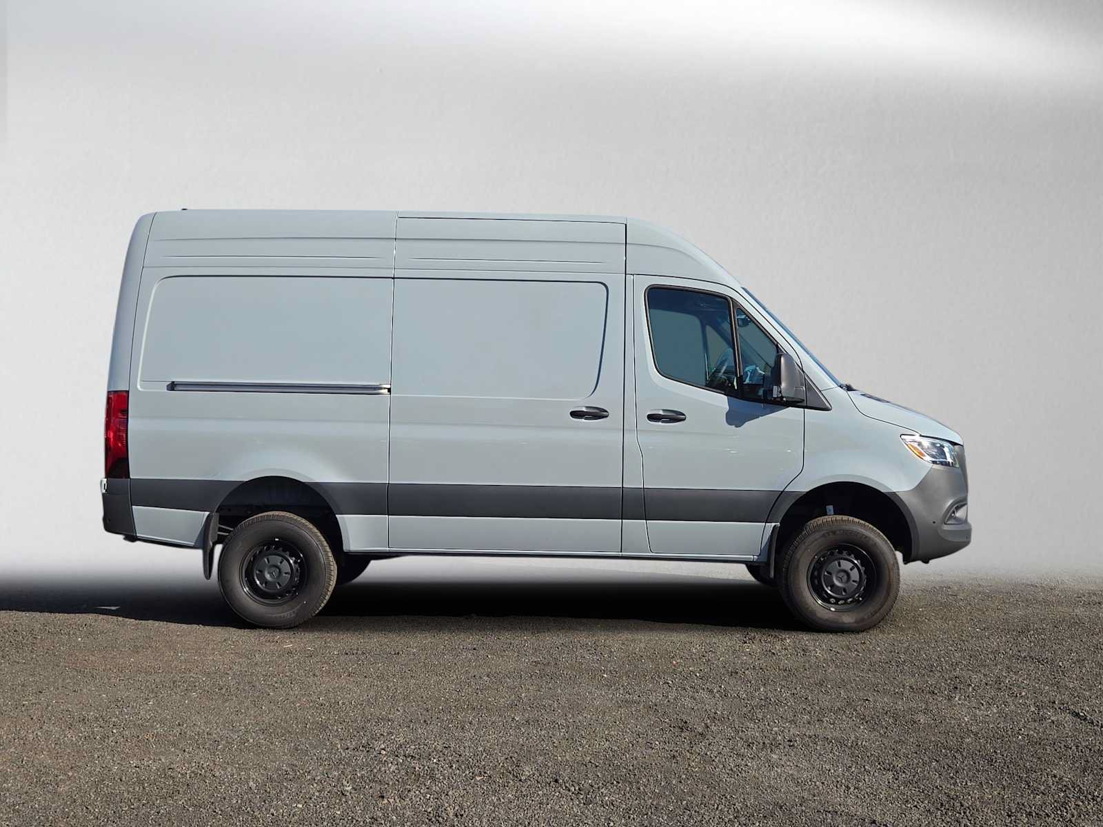 Used 2026 Mercedes-Benz Sprinter 2500 image 2